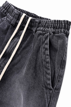 画像をギャラリービューアに読み込む, A.F ARTEFACT TUCK SLIM BAGGY PANTS / FADED DENIM (BLACK)