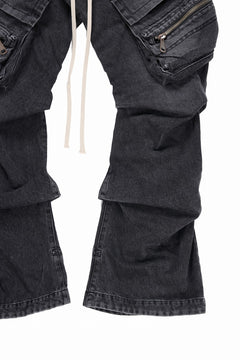 画像をギャラリービューアに読み込む, A.F ARTEFACT CARGO TUCK BAGGY PANTS / FADED DENIM (BLACK)