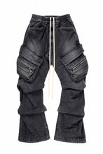 画像をギャラリービューアに読み込む, A.F ARTEFACT CARGO TUCK BAGGY PANTS / FADED DENIM (BLACK)