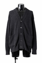 Load image into Gallery viewer, MASTERMIND WORLD LOUNGE CARDIGAN / SOFTY BOA FLEECE (BLACK x CHARCOAL)