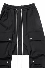 画像をギャラリービューアに読み込む, A.F ARTEFACT MILITARY SARROUEL PANTS / TECH-SMOOTH (BLACK)