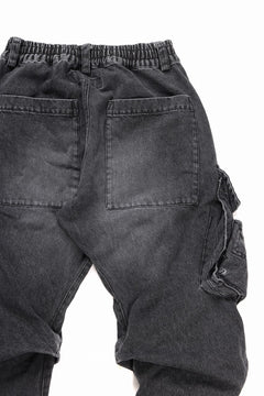画像をギャラリービューアに読み込む, A.F ARTEFACT CARGO TUCK BAGGY PANTS / FADED DENIM (BLACK)