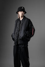 Load image into Gallery viewer, MASTERMIND WORLD x ALPHA INDUSTRIES RIVERSIBLE MA-1 JACKET (BLACK)