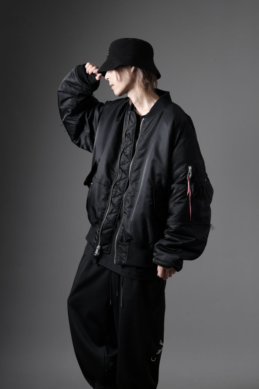 Load image into Gallery viewer, MASTERMIND WORLD x ALPHA INDUSTRIES RIVERSIBLE MA-1 JACKET (BLACK)