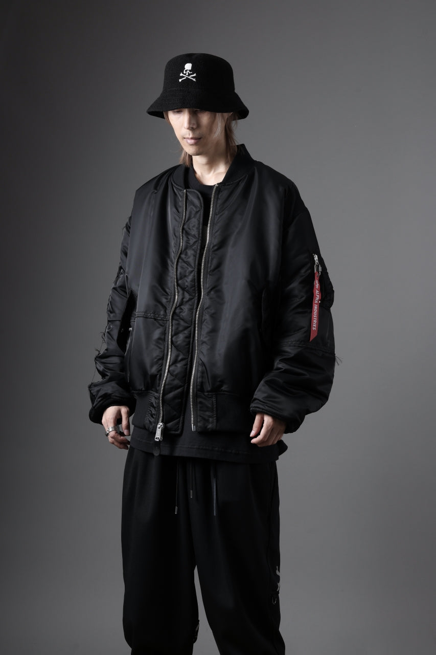 Load image into Gallery viewer, MASTERMIND WORLD x ALPHA INDUSTRIES RIVERSIBLE MA-1 JACKET (BLACK)