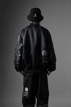 Load image into Gallery viewer, MASTERMIND WORLD x ALPHA INDUSTRIES RIVERSIBLE MA-1 JACKET (BLACK)