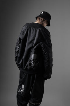 Load image into Gallery viewer, MASTERMIND WORLD x ALPHA INDUSTRIES RIVERSIBLE MA-1 JACKET (BLACK)
