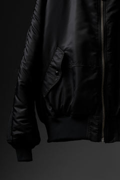Load image into Gallery viewer, MASTERMIND WORLD x ALPHA INDUSTRIES RIVERSIBLE MA-1 JACKET (BLACK)