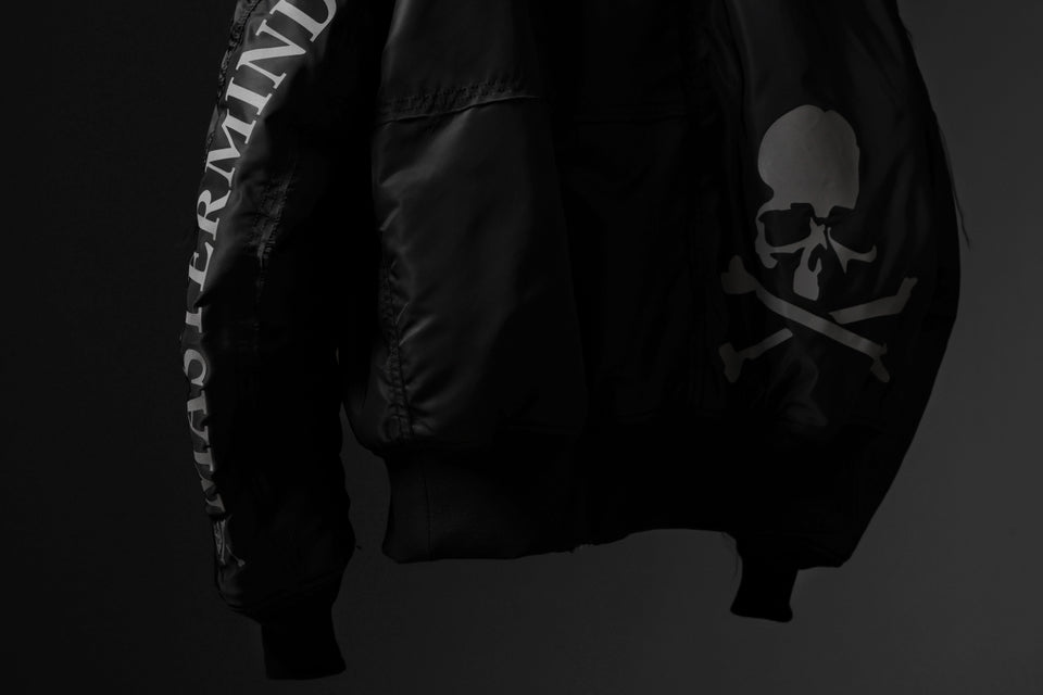 Load image into Gallery viewer, MASTERMIND WORLD x ALPHA INDUSTRIES RIVERSIBLE MA-1 JACKET (BLACK)