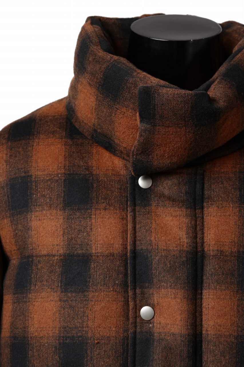 画像をギャラリービューアに読み込む, A.F ARTEFACT HIGH NECK DOWN JACKET / OMBRE CHECK FLANNEL (BLACK x ORANGE)