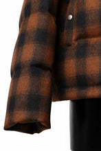 画像をギャラリービューアに読み込む, A.F ARTEFACT HIGH NECK DOWN JACKET / OMBRE CHECK FLANNEL (BLACK x ORANGE)