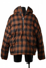 画像をギャラリービューアに読み込む, A.F ARTEFACT HIGH NECK DOWN JACKET / OMBRE CHECK FLANNEL (BLACK x ORANGE)