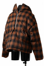画像をギャラリービューアに読み込む, A.F ARTEFACT HIGH NECK DOWN JACKET / OMBRE CHECK FLANNEL (BLACK x ORANGE)