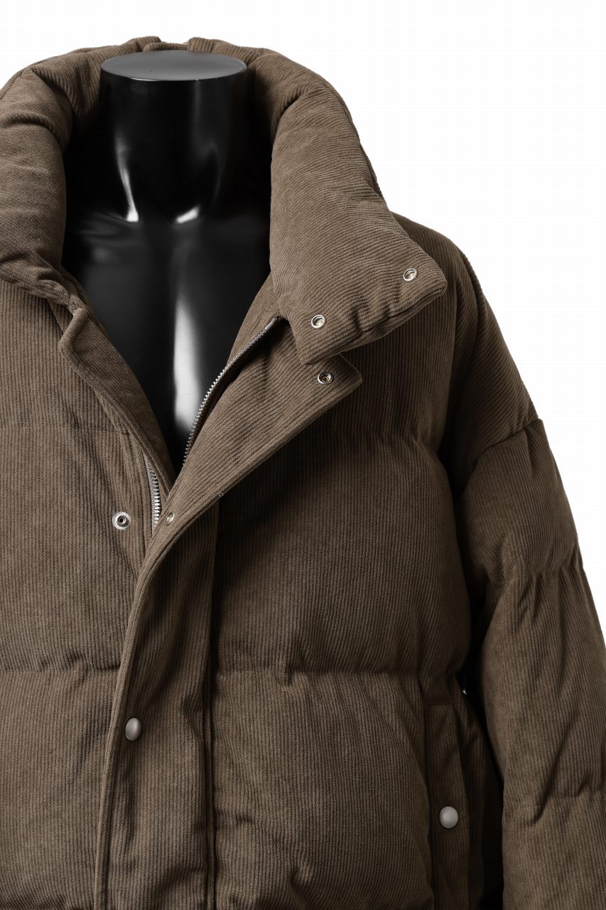 画像をギャラリービューアに読み込む, A.F ARTEFACT HIGH NECK DOWN JACKET / CORDUROY (BROWN)