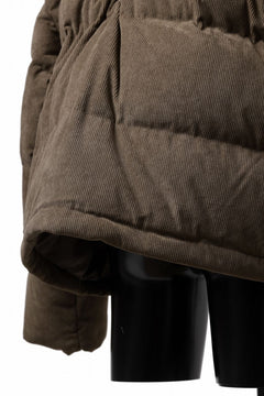 画像をギャラリービューアに読み込む, A.F ARTEFACT HIGH NECK DOWN JACKET / CORDUROY (BROWN)
