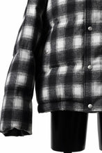 画像をギャラリービューアに読み込む, A.F ARTEFACT HIGH NECK DOWN JACKET / OMBRE CHECK FLANNEL (BLACK x WHITE)