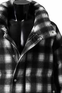 画像をギャラリービューアに読み込む, A.F ARTEFACT HIGH NECK DOWN JACKET / OMBRE CHECK FLANNEL (BLACK x WHITE)