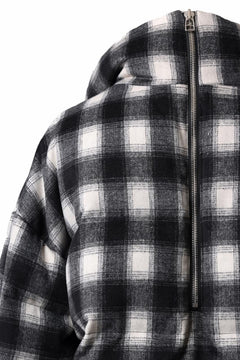画像をギャラリービューアに読み込む, A.F ARTEFACT HIGH NECK DOWN JACKET / OMBRE CHECK FLANNEL (BLACK x WHITE)
