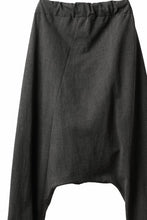 Load image into Gallery viewer, m.a+ elastic waist low crotch 2 pocket pants / P571/MJP1 (CARBON)