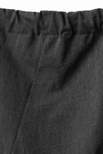 Load image into Gallery viewer, m.a+ elastic waist low crotch 2 pocket pants / P571/MJP1 (CARBON)