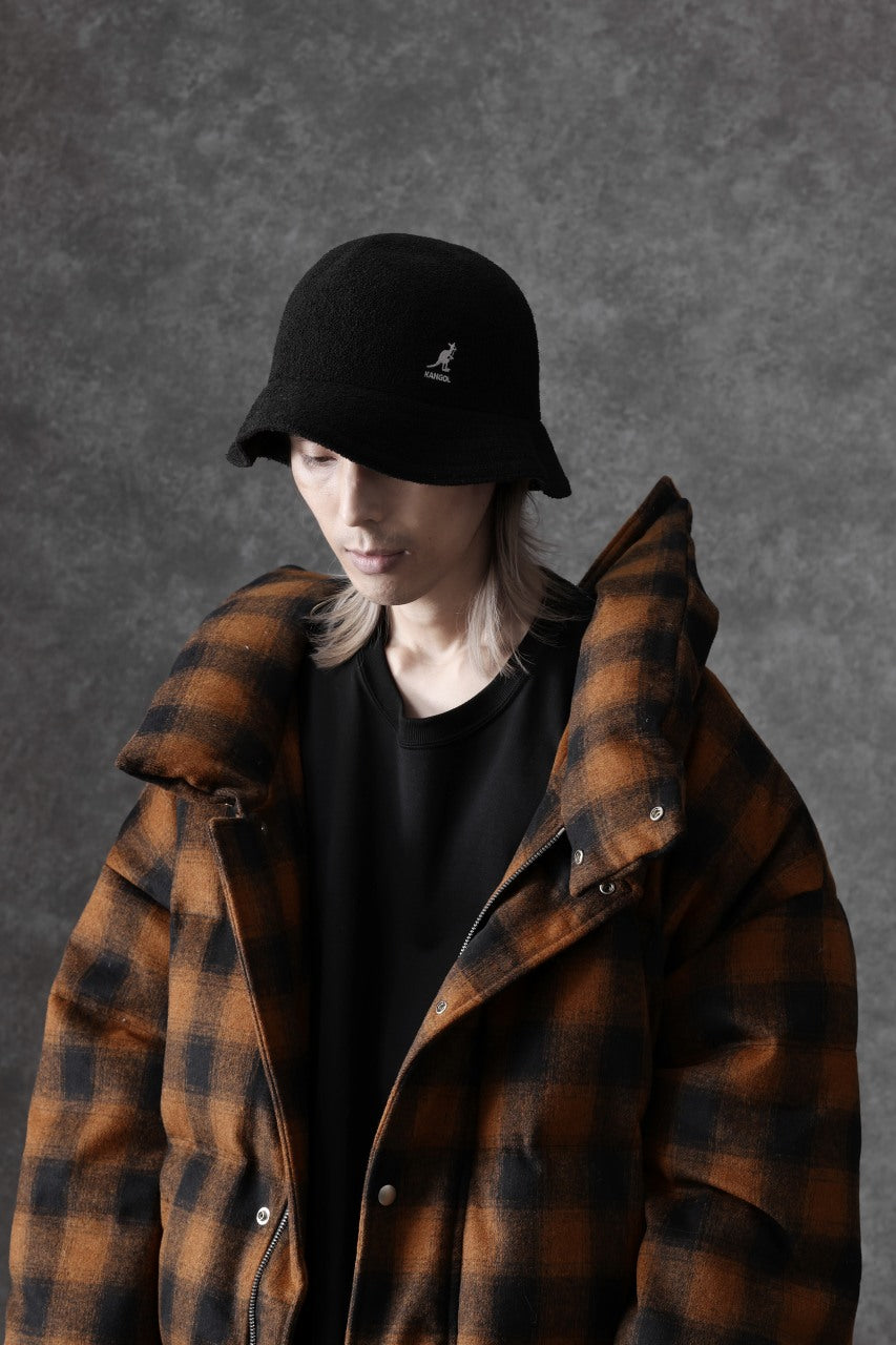 Load image into Gallery viewer, MASTERMIND WORLD x KANGOL® FLIP It RV BERMUDA CASUAL (BLACK)