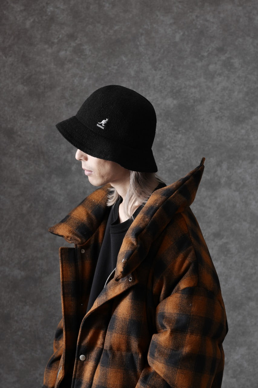 Load image into Gallery viewer, MASTERMIND WORLD x KANGOL® FLIP It RV BERMUDA CASUAL (BLACK)