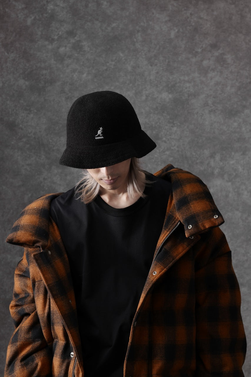 Load image into Gallery viewer, MASTERMIND WORLD x KANGOL® FLIP It RV BERMUDA CASUAL (BLACK)