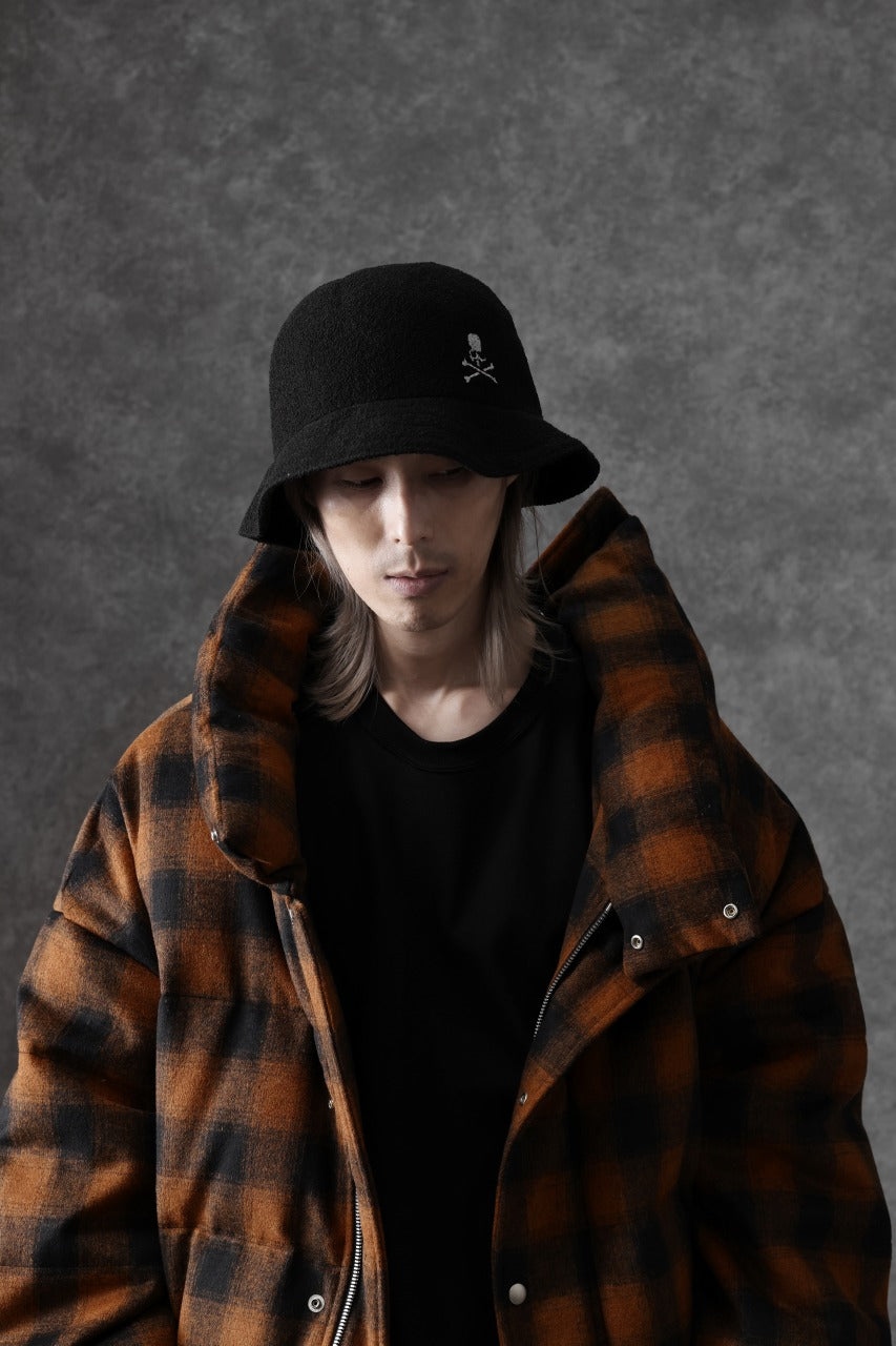 Load image into Gallery viewer, MASTERMIND WORLD x KANGOL® FLIP It RV BERMUDA CASUAL (BLACK)