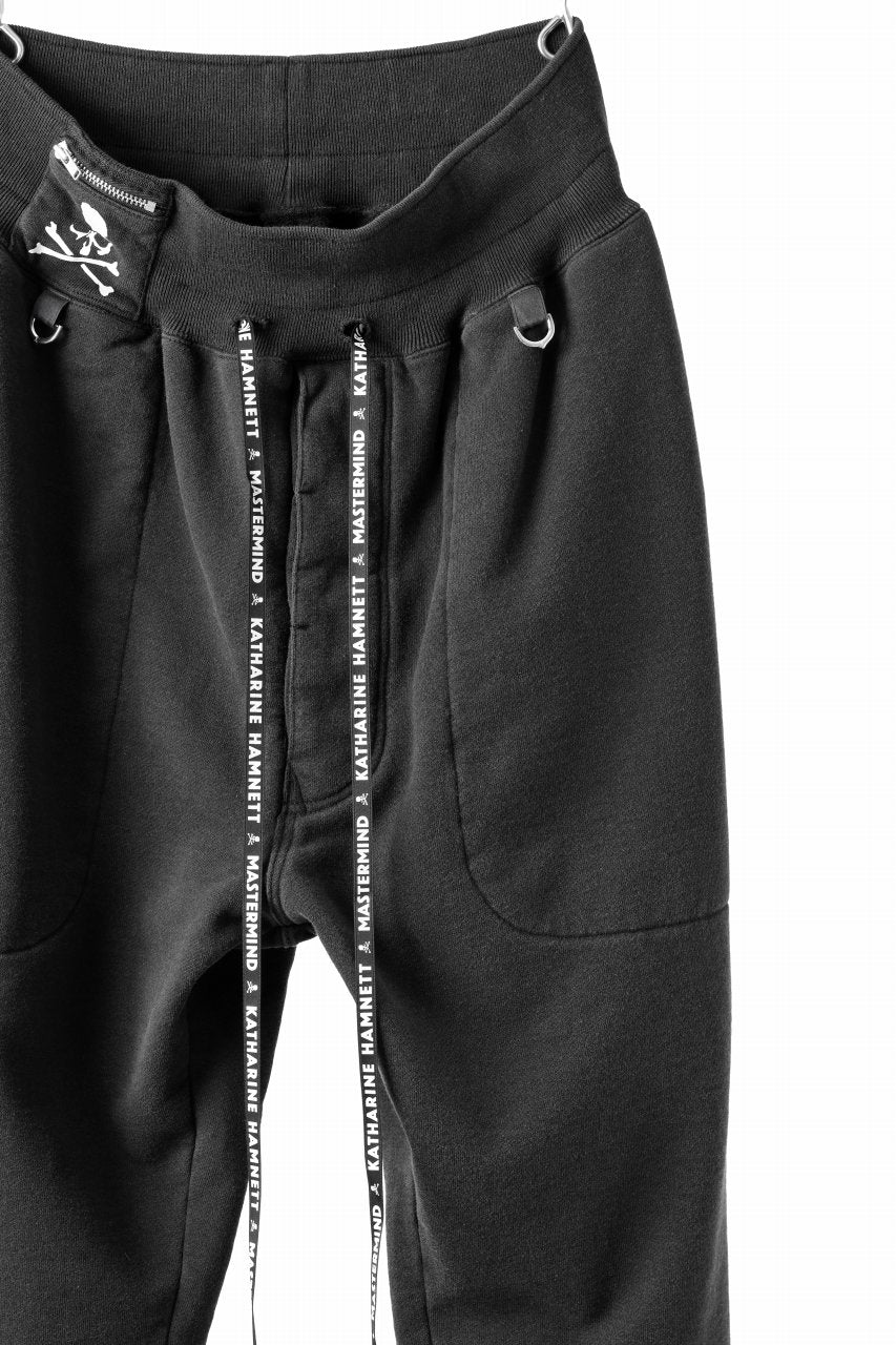Load image into Gallery viewer, MASTERMIND WORLD x KATHARINE HAMNETT JOGGER PANTS (BLACK)