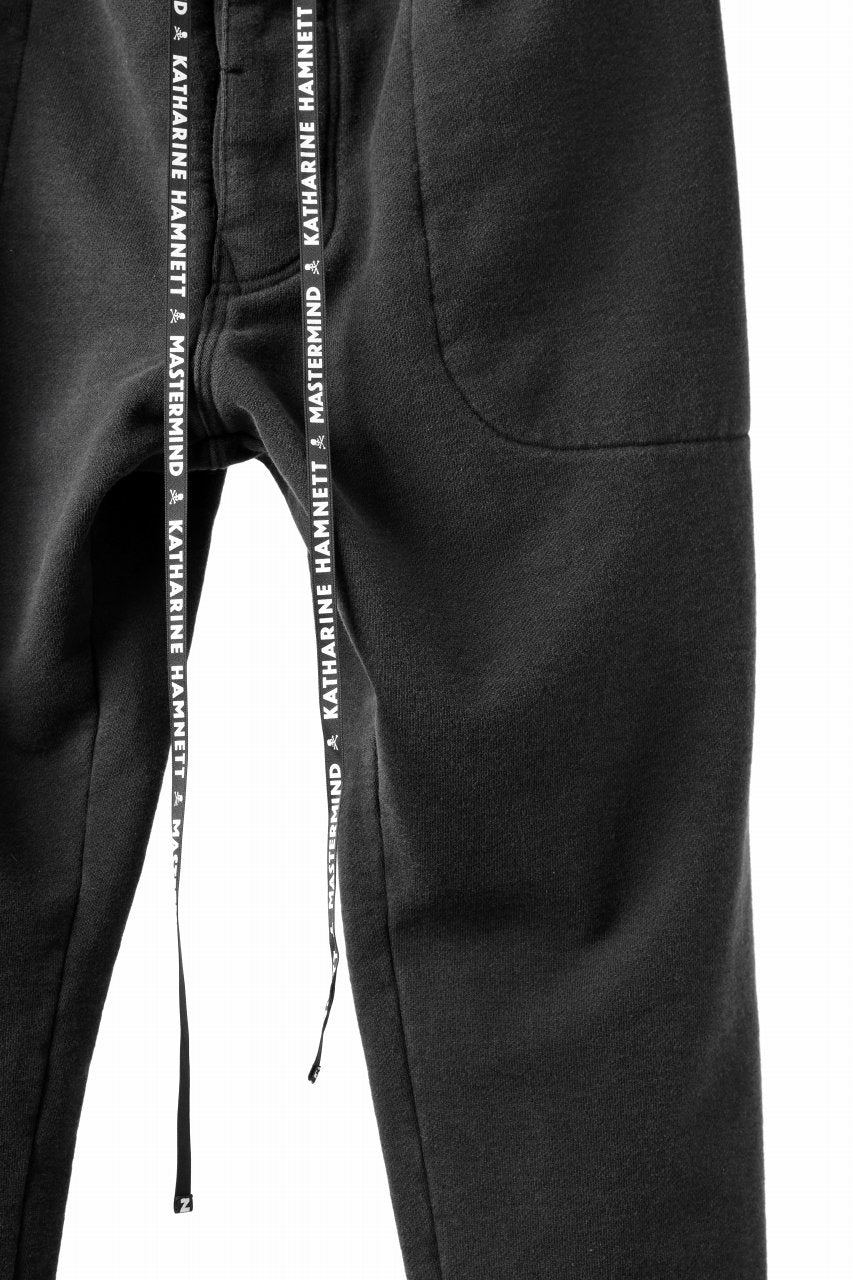 Load image into Gallery viewer, MASTERMIND WORLD x KATHARINE HAMNETT JOGGER PANTS (BLACK)