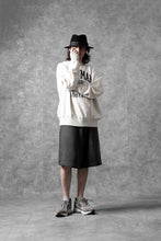 画像をギャラリービューアに読み込む, LASTMAN PRINTED CREW NECK -FC LM- (OATMEAL)