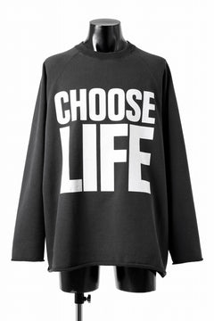 Load image into Gallery viewer, MASTERMIND WORLD x KATHARINE HAMNETT CUTOFF PULLOVER / CHOOSE LIFE (BLACK)