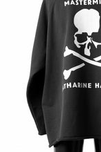 Load image into Gallery viewer, MASTERMIND WORLD x KATHARINE HAMNETT CUTOFF PULLOVER / CHOOSE LIFE (BLACK)