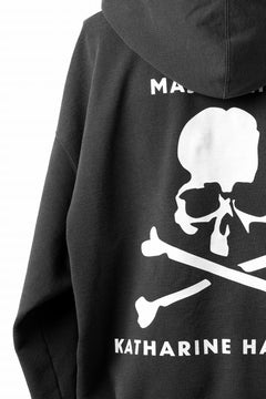 Load image into Gallery viewer, MASTERMIND WORLD x KATHARINE HAMNETT BACK LOGO HOODIE (BLACK)