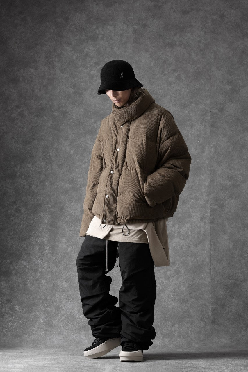画像をギャラリービューアに読み込む, A.F ARTEFACT HIGH NECK DOWN JACKET / CORDUROY (BROWN)