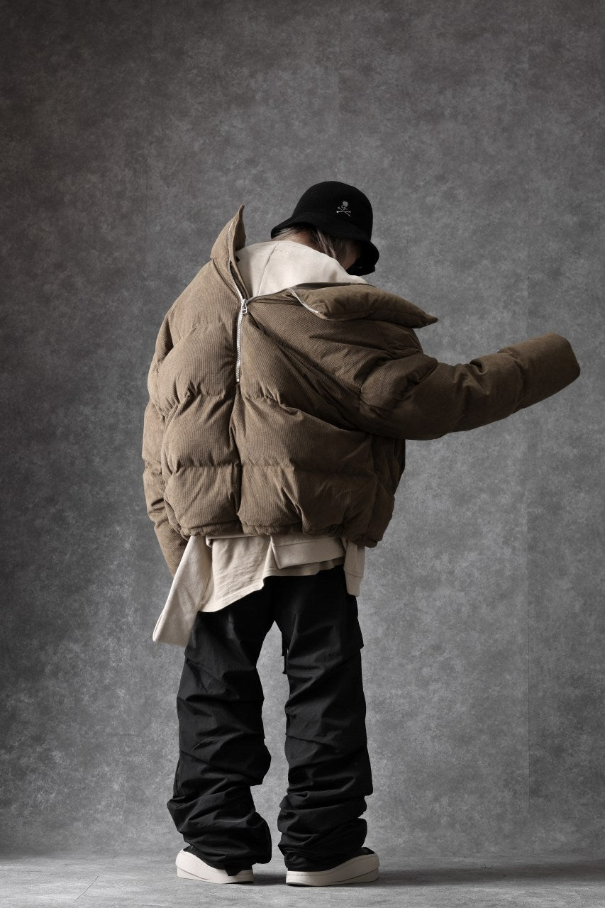 画像をギャラリービューアに読み込む, A.F ARTEFACT HIGH NECK DOWN JACKET / CORDUROY (BROWN)