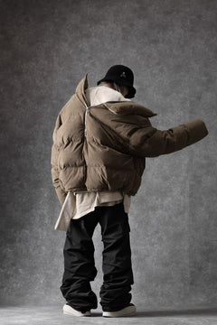 画像をギャラリービューアに読み込む, A.F ARTEFACT TUCK VOLUME BAGGY PANTS / CONY GRUNZE (BLACK)