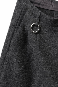 画像をギャラリービューアに読み込む, th products KAPOOR / Wide Tapered Pants / travel wool premiere (gray)