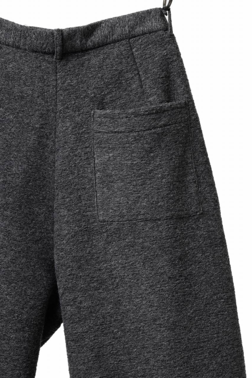 画像をギャラリービューアに読み込む, th products KAPOOR / Wide Tapered Pants / travel wool premiere (gray)