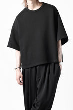 画像をギャラリービューアに読み込む, N/07 OVERSIZE TOP / RIBBED CARDBOARD KNIT JERSEY (BLACK)