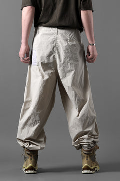 画像をギャラリービューアに読み込む, Ten c CARGO TROUSERS / GARMENT DYED LIGHT NYLON TACTEL MID LAYER (BEIGE)