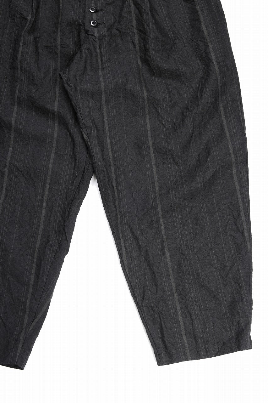画像をギャラリービューアに読み込む, KLASICA "VICTOR" BACK SEAM TAPERED TROUSERS / LIGHT WEIGHT DARK RANDOM STRIPE RAMIE (IRON STRIPE)