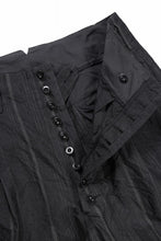 画像をギャラリービューアに読み込む, KLASICA "VICTOR" BACK SEAM TAPERED TROUSERS / LIGHT WEIGHT DARK RANDOM STRIPE RAMIE (IRON STRIPE)