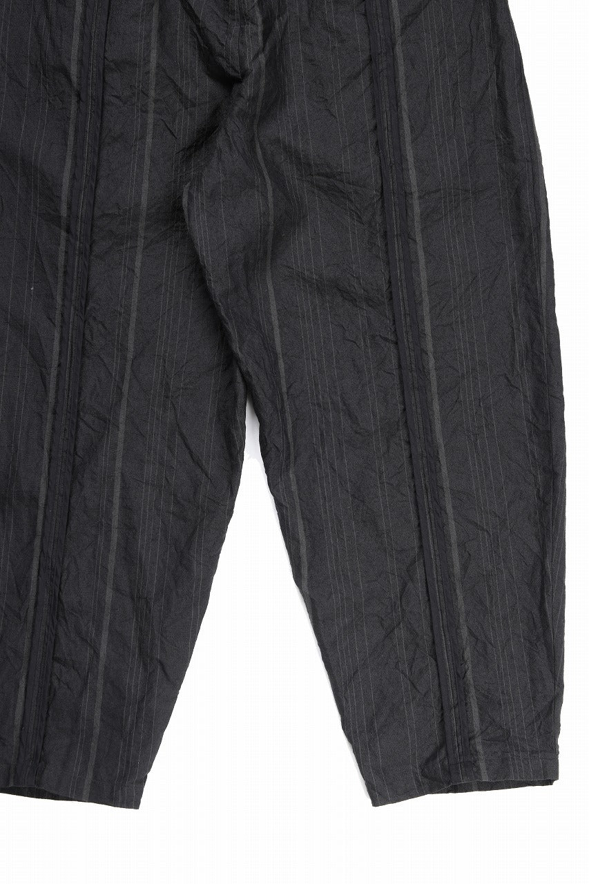画像をギャラリービューアに読み込む, KLASICA "VICTOR" BACK SEAM TAPERED TROUSERS / LIGHT WEIGHT DARK RANDOM STRIPE RAMIE (IRON STRIPE)