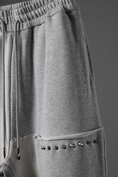 画像をギャラリービューアに読み込む, Feng Chen Wang PANELLED STRAIGHT SWEATPANTS (GREY)