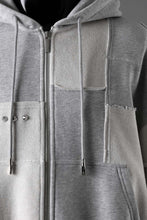 画像をギャラリービューアに読み込む, Feng Chen Wang PANELLED FULL ZIP HOODIE (GREY)