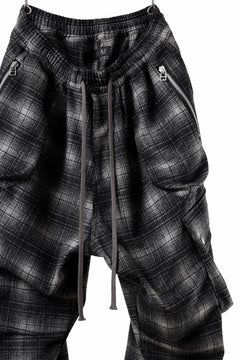 画像をギャラリービューアに読み込む, A.F ARTEFACT HEM-STRING WIDE CARGO PANTS / OMBRE FLANNEL(BLACK x WHITE)