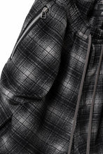 画像をギャラリービューアに読み込む, A.F ARTEFACT HEM-STRING WIDE CARGO PANTS / OMBRE FLANNEL(BLACK x WHITE)