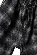 画像をギャラリービューアに読み込む, A.F ARTEFACT HEM-STRING WIDE CARGO PANTS / OMBRE FLANNEL(BLACK x WHITE)
