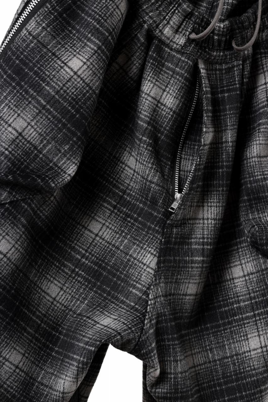 画像をギャラリービューアに読み込む, A.F ARTEFACT HEM-STRING WIDE CARGO PANTS / OMBRE FLANNEL(BLACK x WHITE)